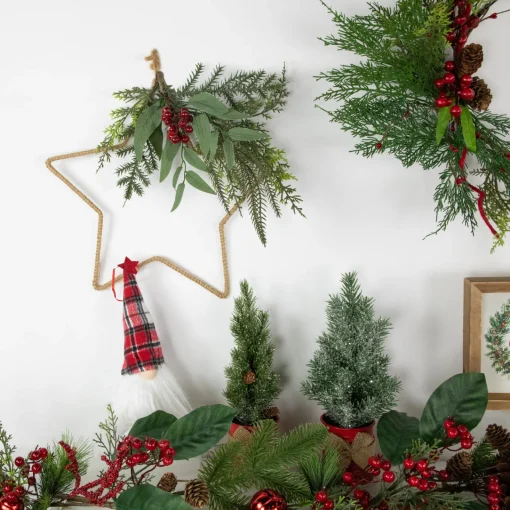 Online 11" Mixed Foliage and Berries Star Hanging Christmas Tree Ornament Symbols