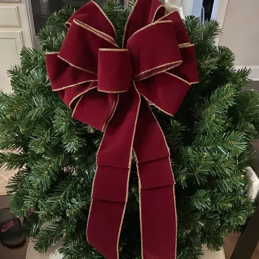 Deluxe Windsor Full Pine Artificial Christmas Wreath - 24" - Unlit Unlit